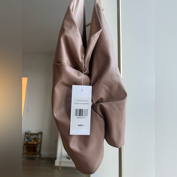 Fashion to Figure Eva Faux Leather Chain Strap Crop Top - Picture 3 of 6